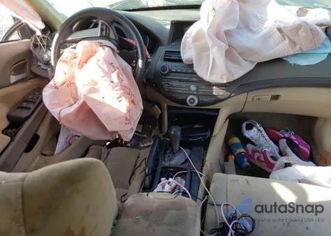 2010 Honda Accord Lx z USA, uszkodzony, nr VIN 1HGCP2F39AA007953